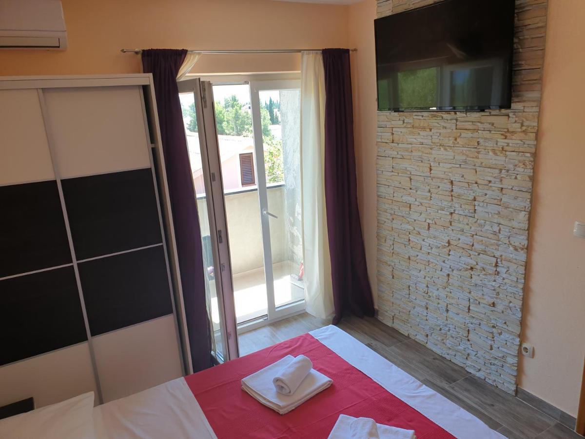Apartmani Goga Starigrad Paklenica Bagian luar foto