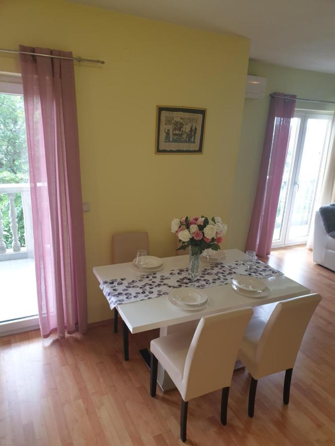 Apartmani Goga Starigrad Paklenica Bagian luar foto