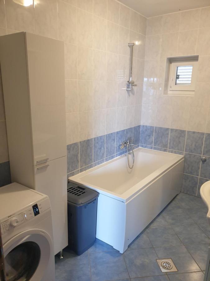 Apartmani Goga Starigrad Paklenica Bagian luar foto