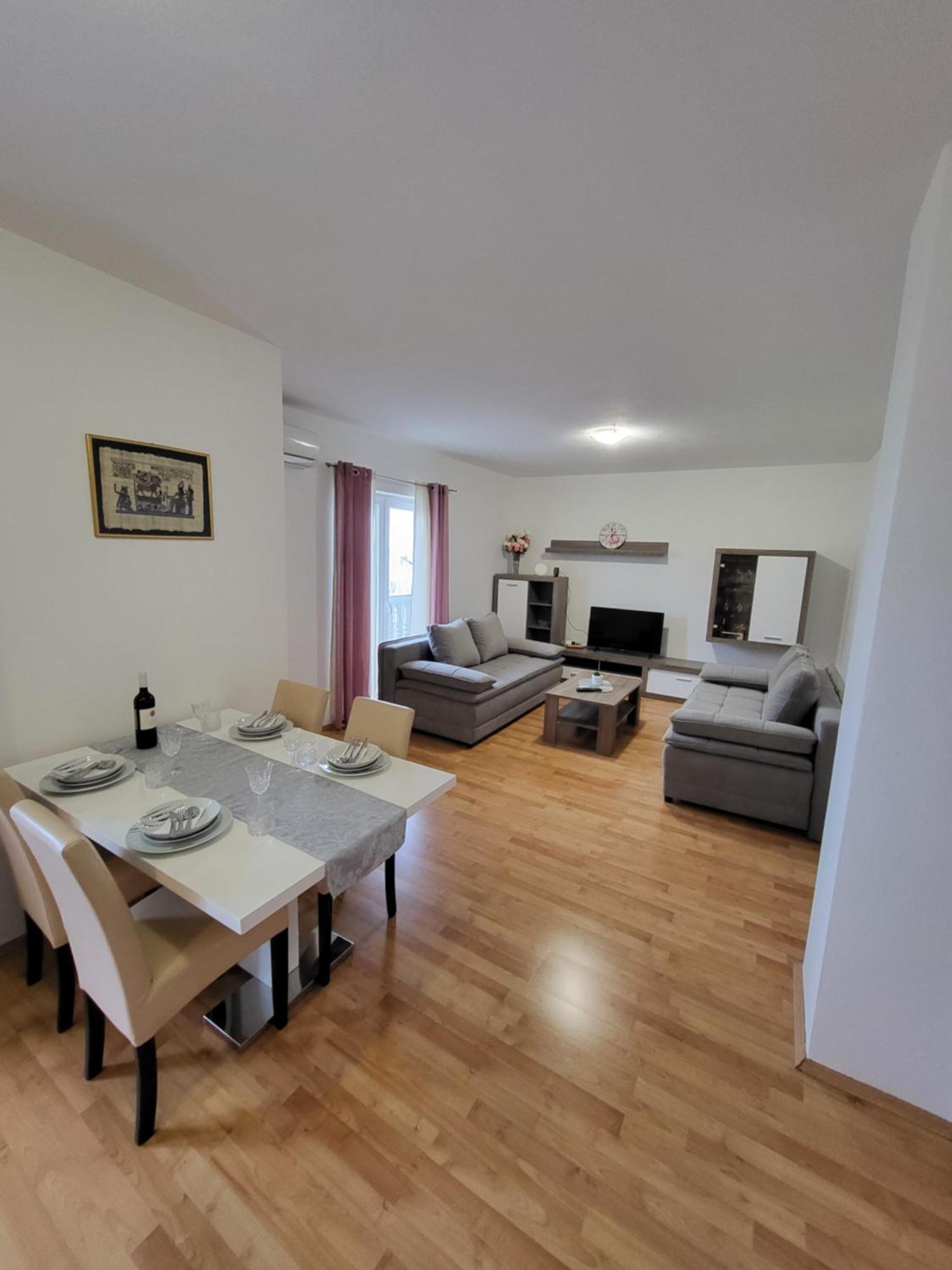 Apartmani Goga Starigrad Paklenica Bagian luar foto
