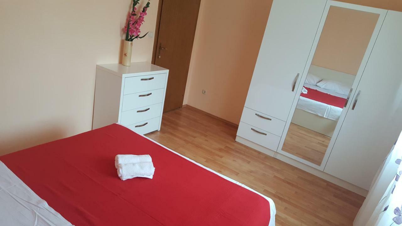 Apartmani Goga Starigrad Paklenica Bagian luar foto