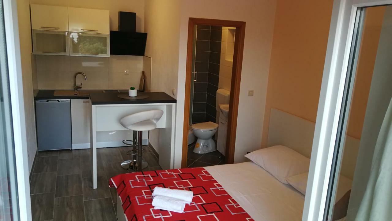 Apartmani Goga Starigrad Paklenica Bagian luar foto