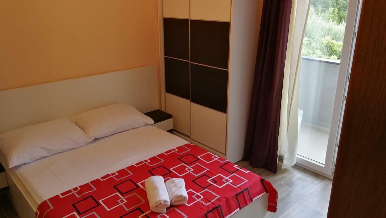 Apartmani Goga Starigrad Paklenica Bagian luar foto